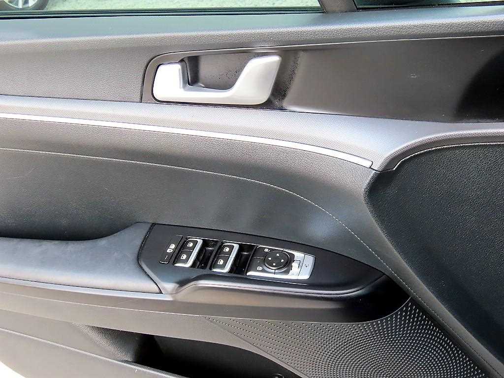 Kia K5 — photo 11