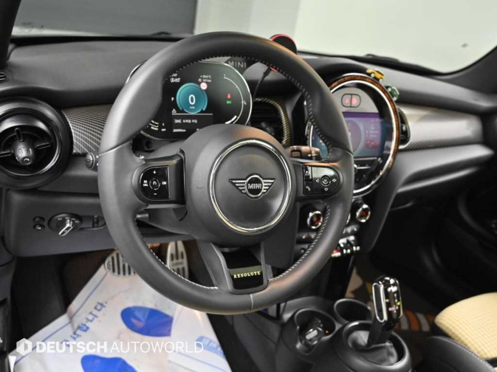 Mini Cooper — photo 13