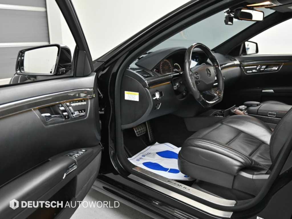 Mercedes-Benz S-Class — photo 11