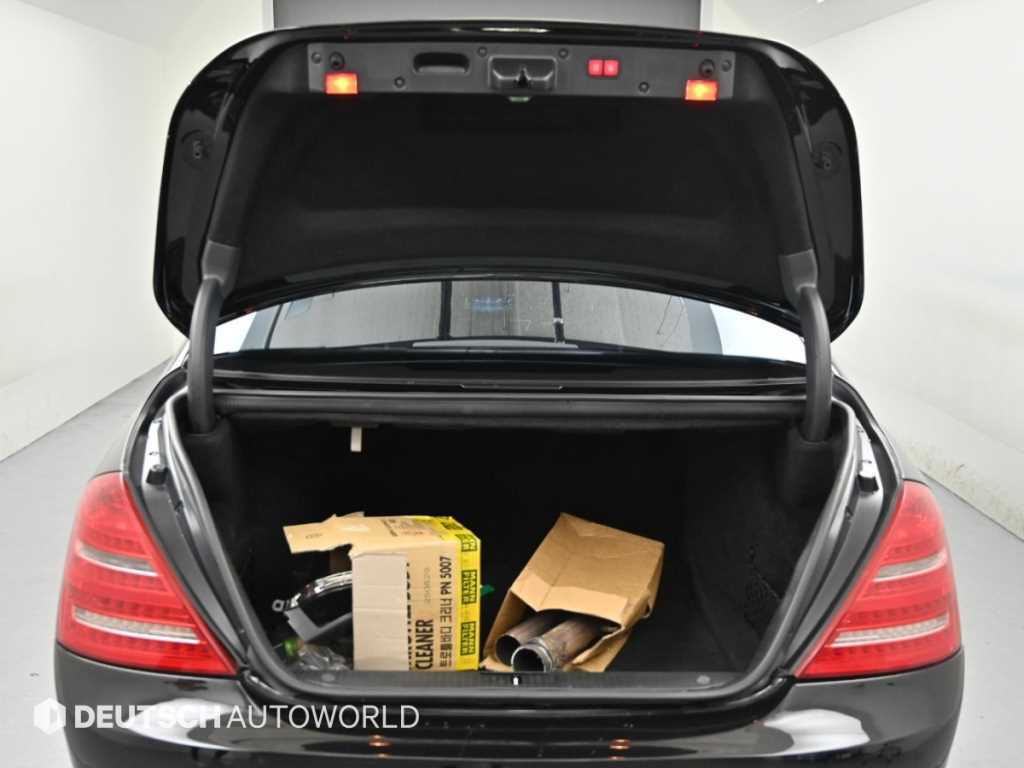 Mercedes-Benz S-Class — photo 19