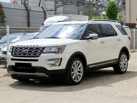 Ford Explorer — photo 01