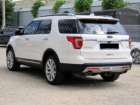 Ford Explorer — photo 03