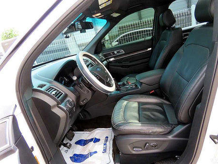 Ford Explorer — photo 05