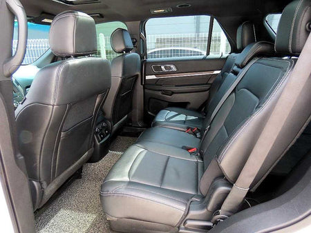Ford Explorer — photo 06
