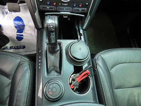 Ford Explorer — photo 10