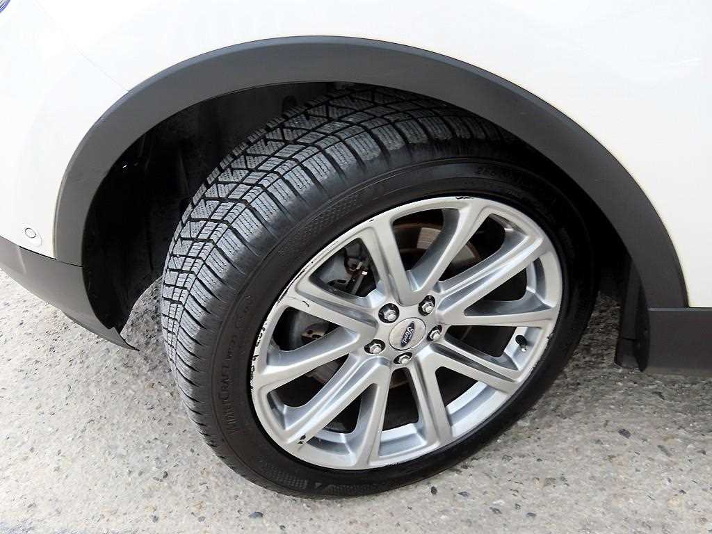 Ford Explorer — photo 20