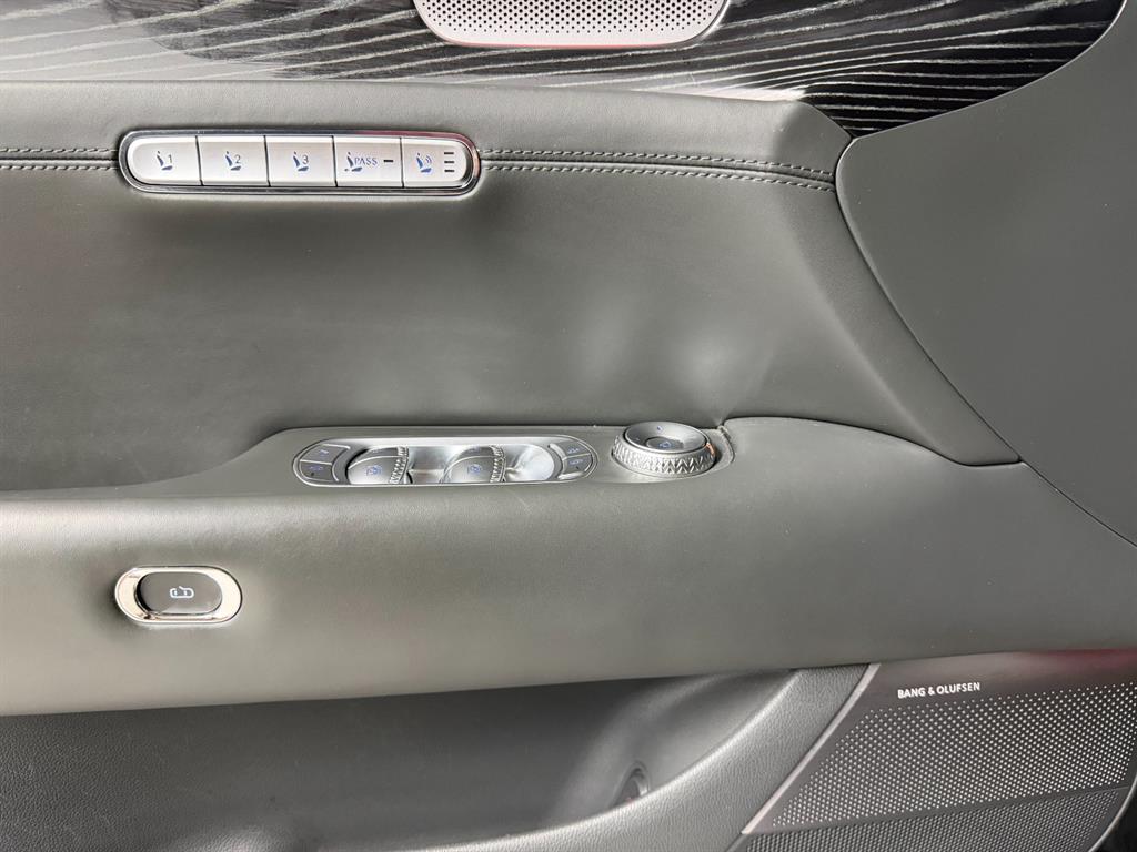 Genesis G90 — photo 06