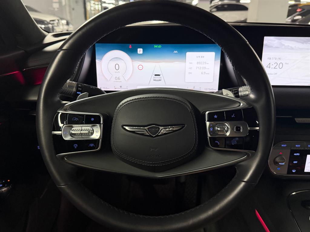 Genesis G90 — photo 09