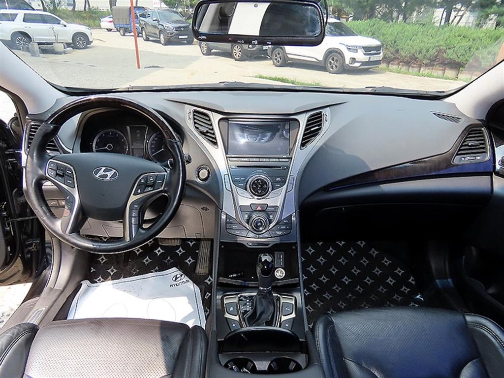 Hyundai Grandeur — photo 07