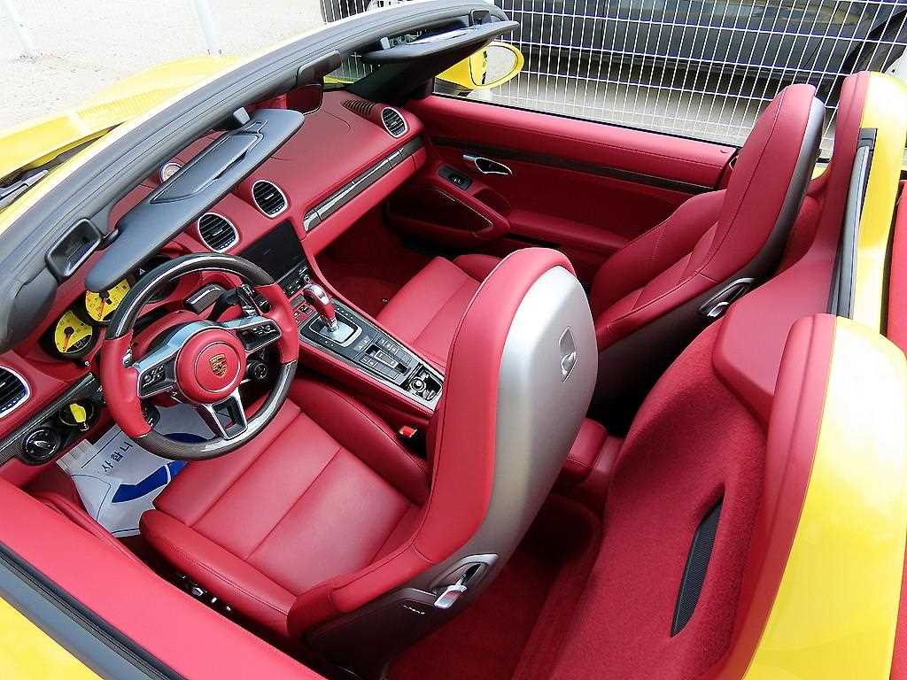 Porsche 718 — photo 09