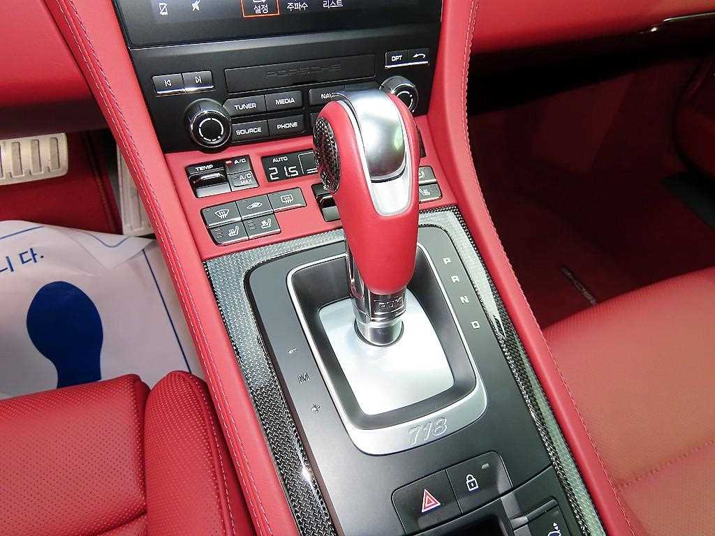 Porsche 718 — photo 14