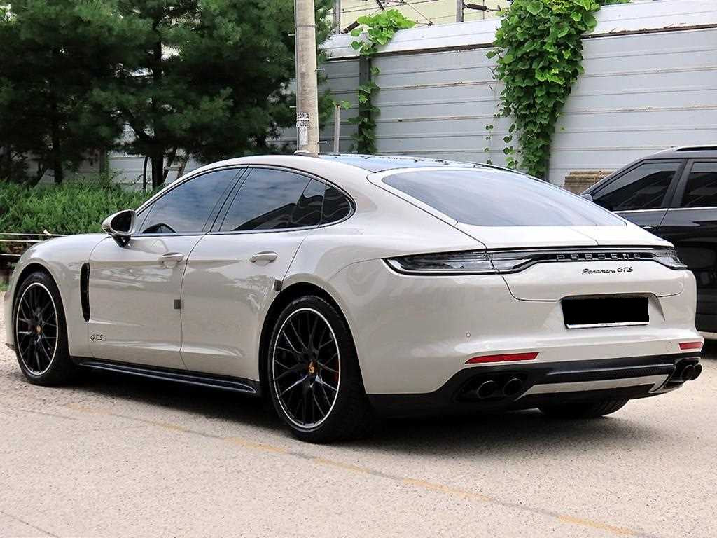 Porsche Panamera — photo 03