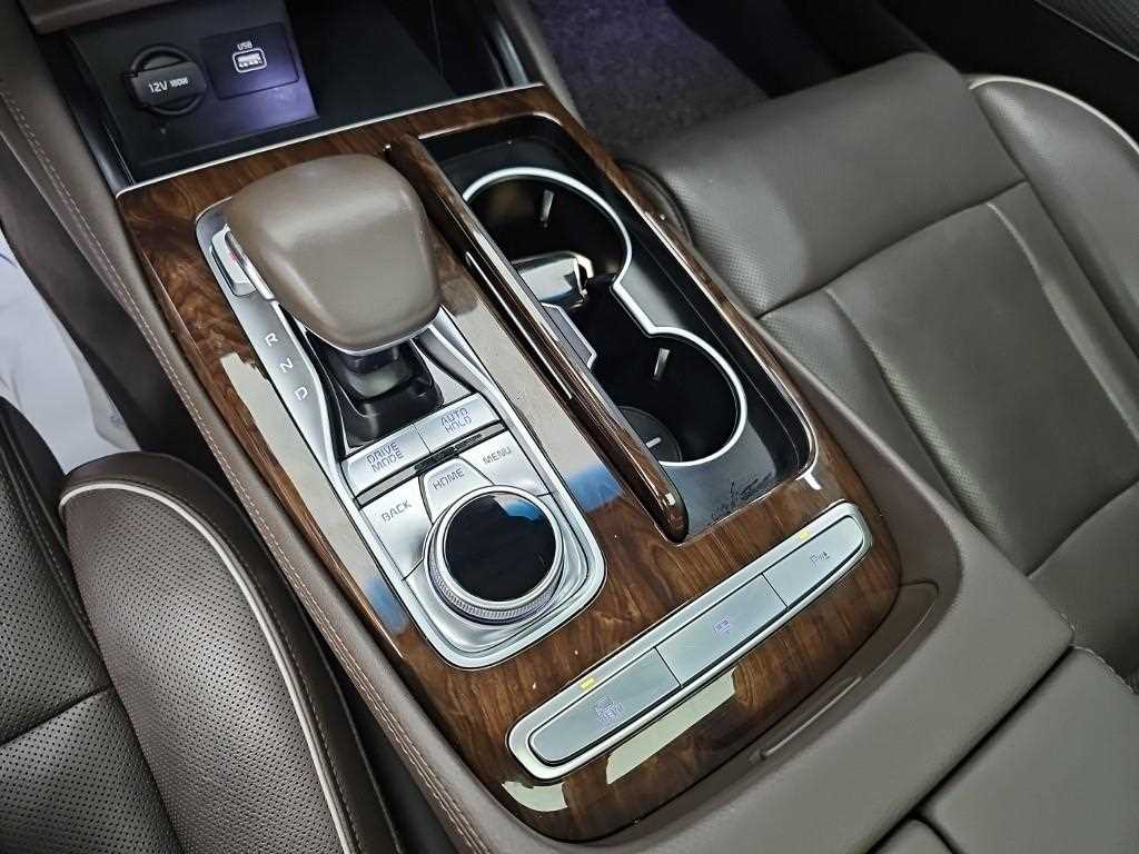 Kia K9 — photo 08
