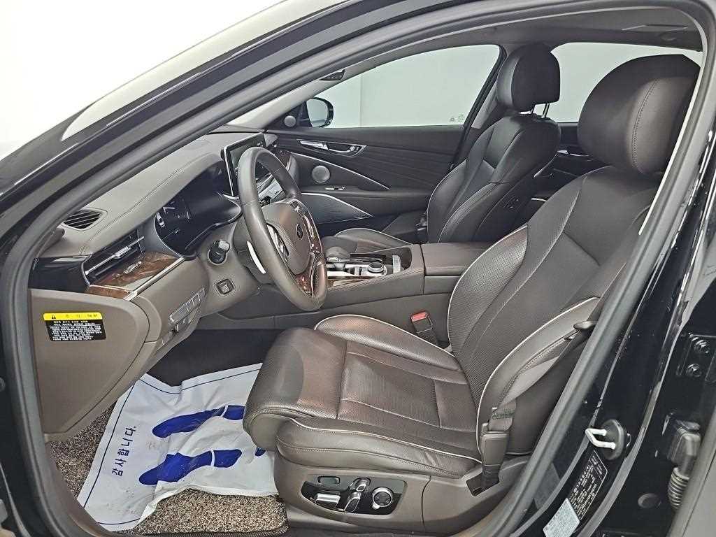 Kia K9 — photo 11