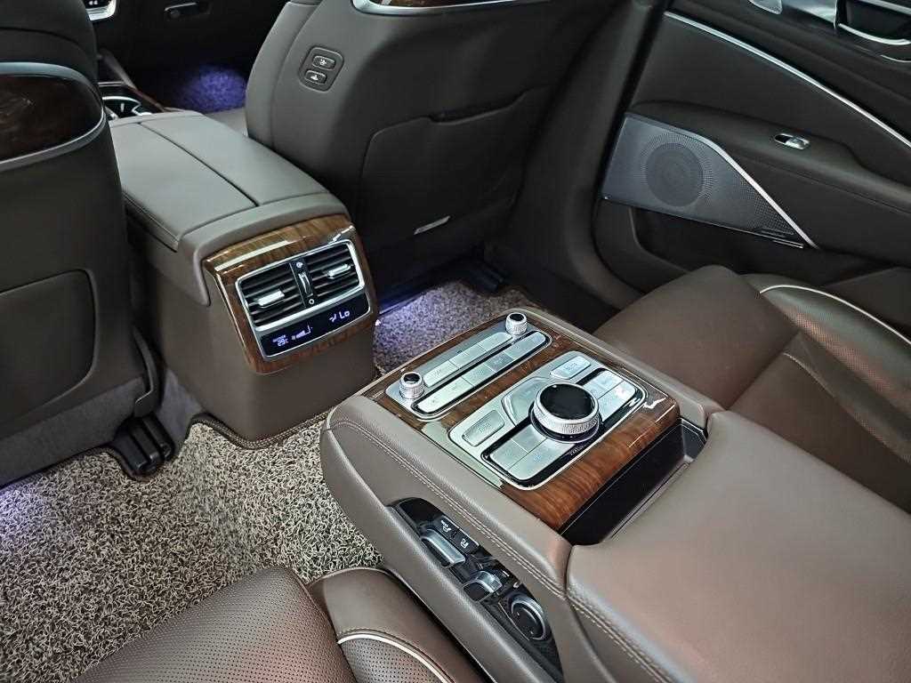 Kia K9 — photo 13