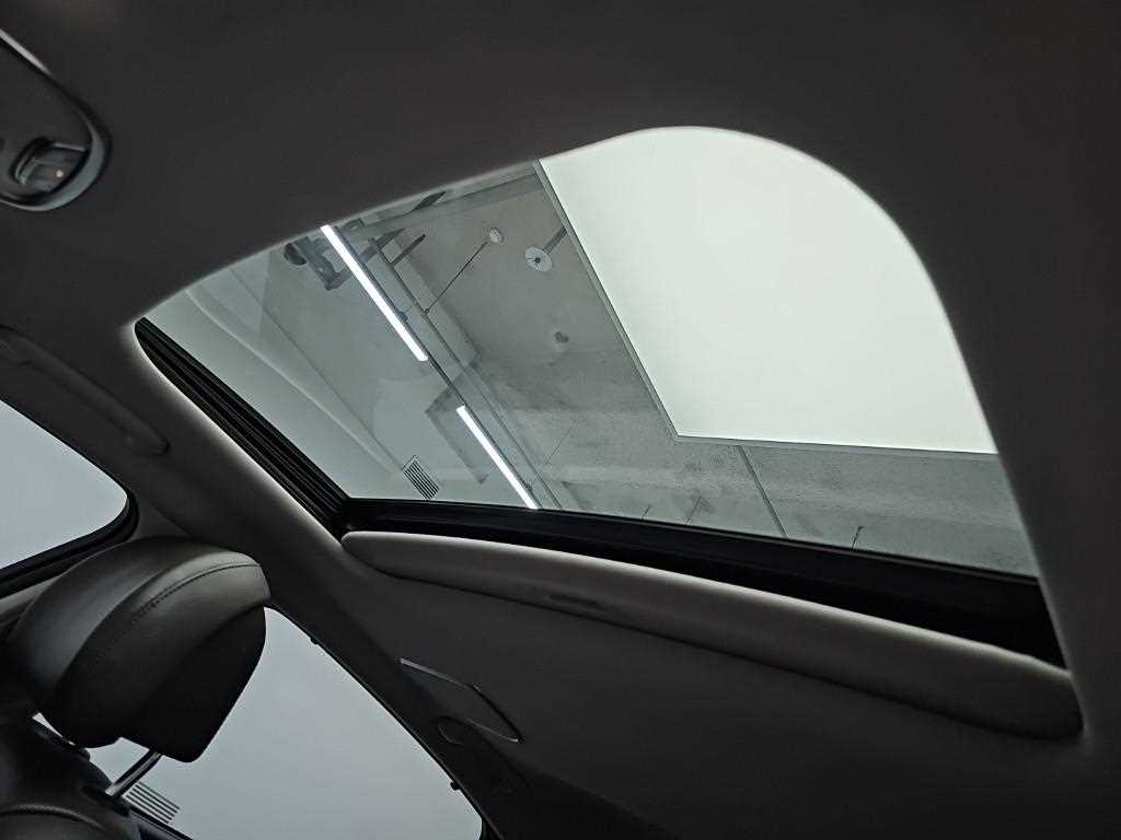 Kia K9 — photo 14
