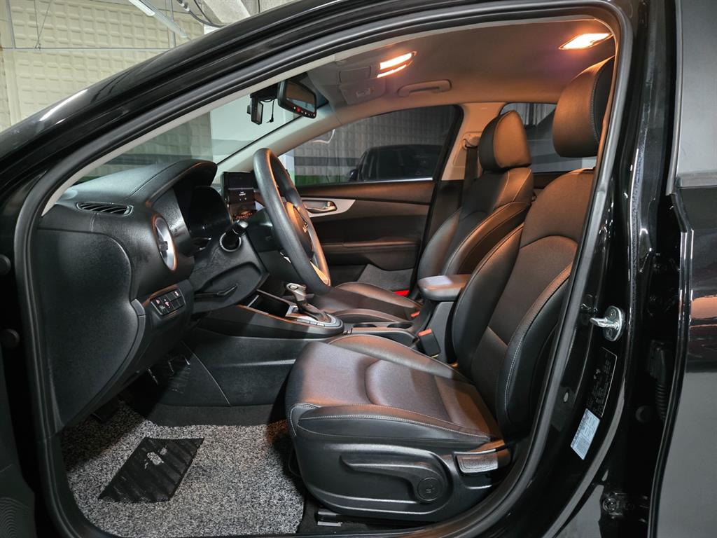Kia K3 — photo 06