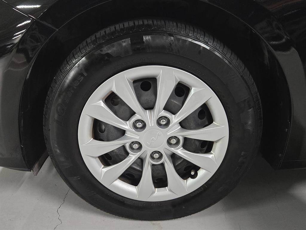 Kia K3 — photo 17