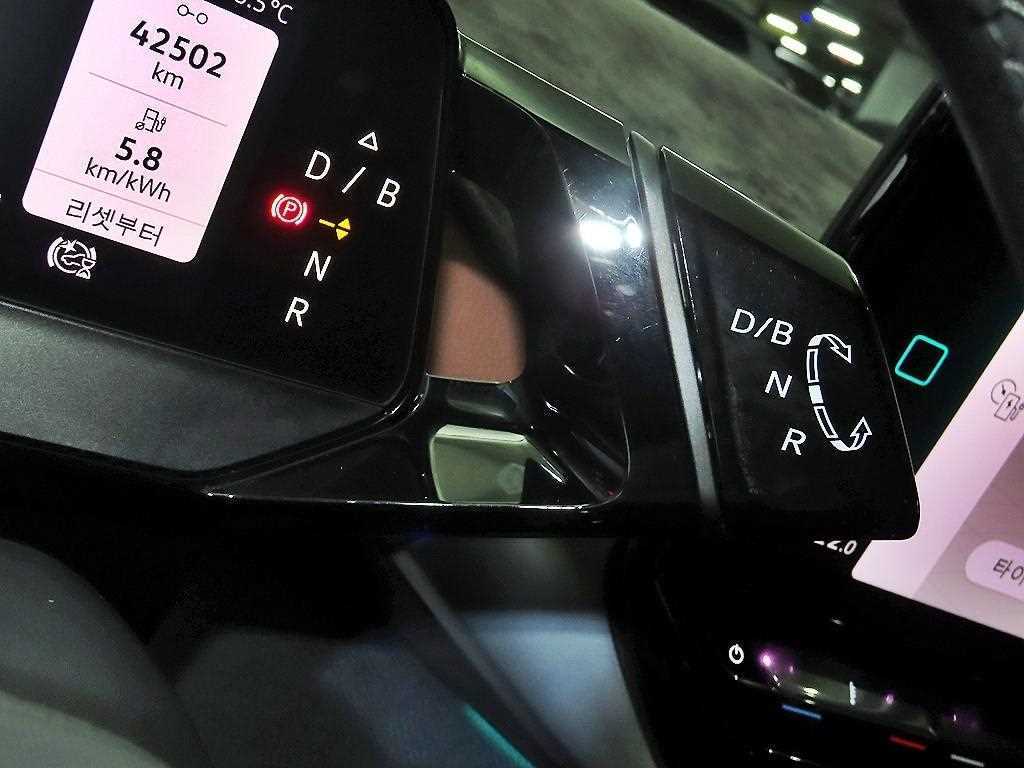 Volkswagen ID.4 — photo 12