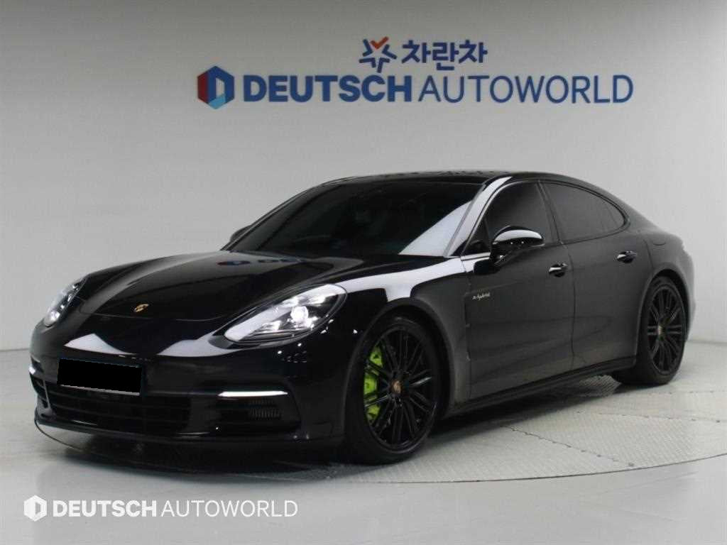 Porsche Panamera — photo 01