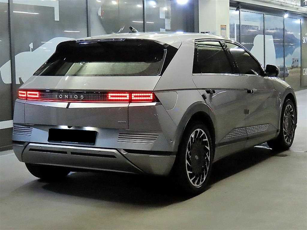 Hyundai Ioniq5 — photo 04