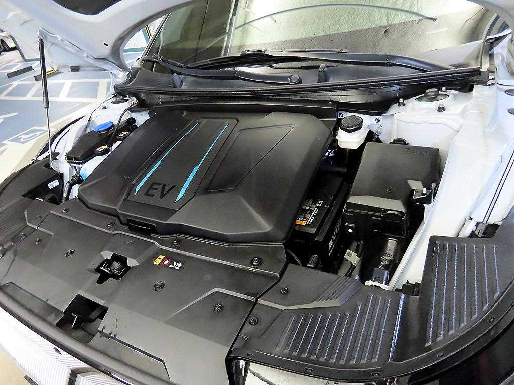 Hyundai Ioniq5 — photo 19