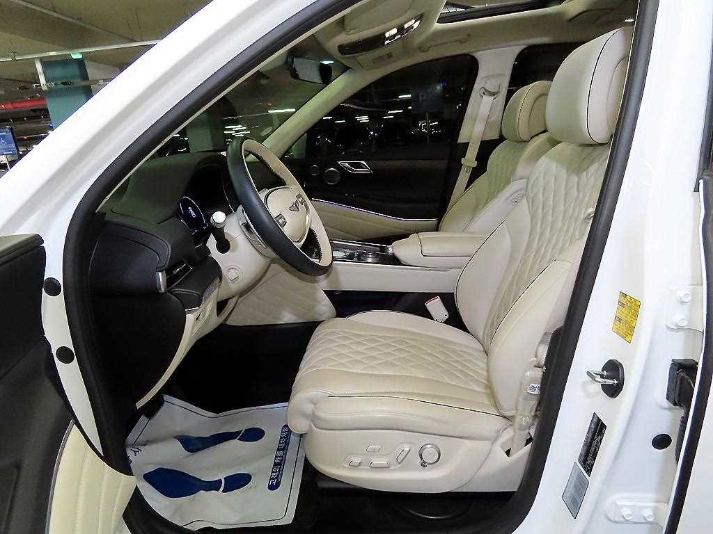 Genesis GV80 — photo 06
