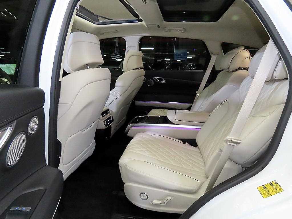 Genesis GV80 — photo 07