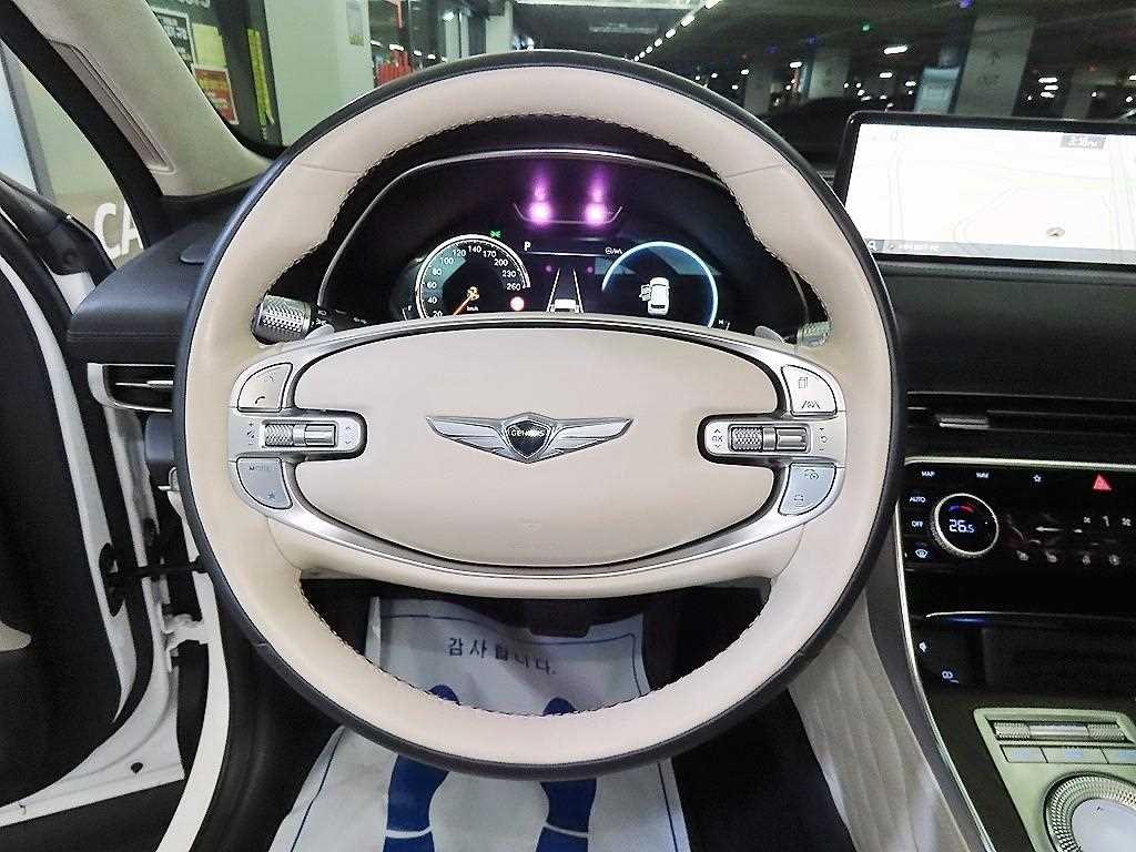 Genesis GV80 — photo 08