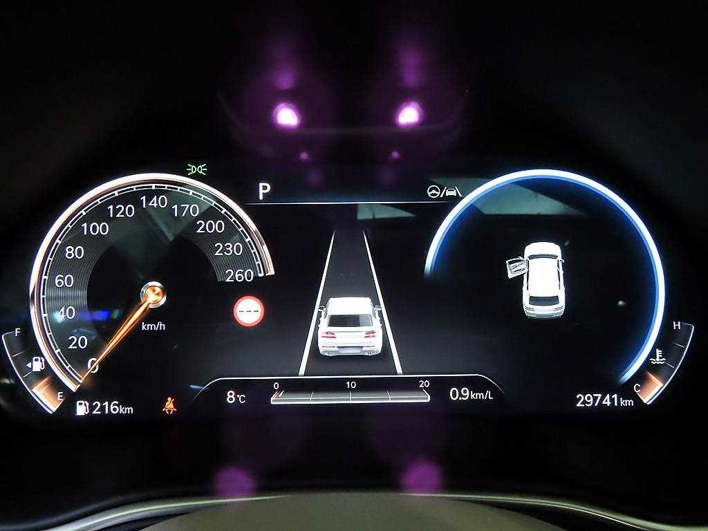 Genesis GV80 — photo 09