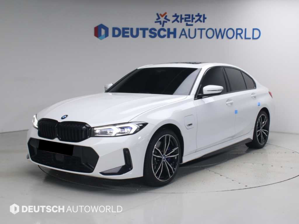 BMW 3-Series — photo 01