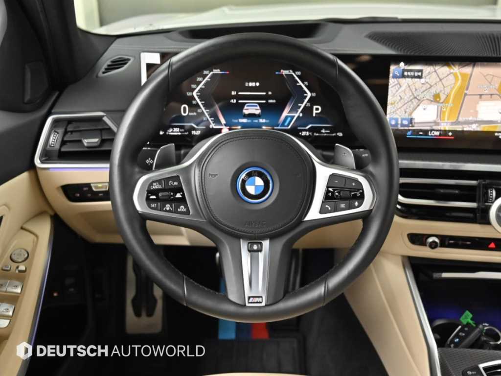 BMW 3-Series — photo 13