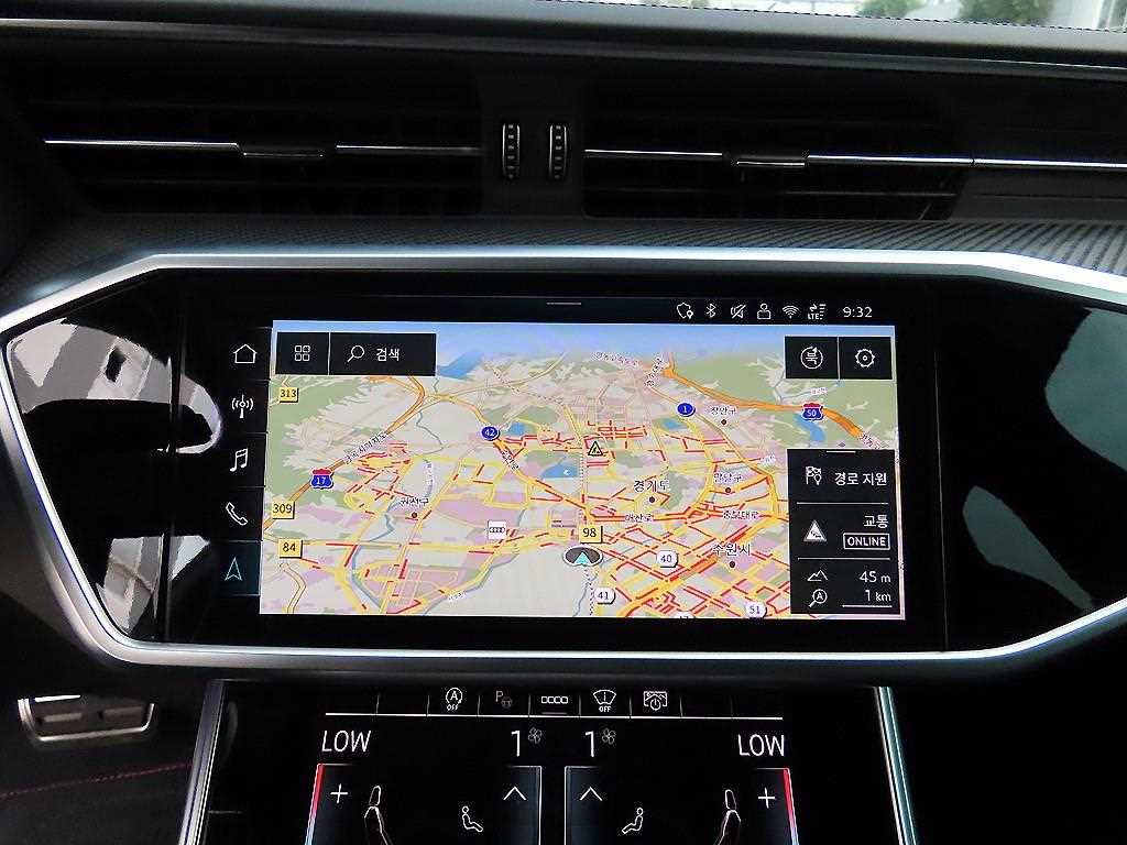 Audi RS6 — photo 13