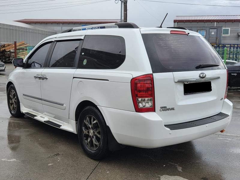 Kia Carnival — photo 03