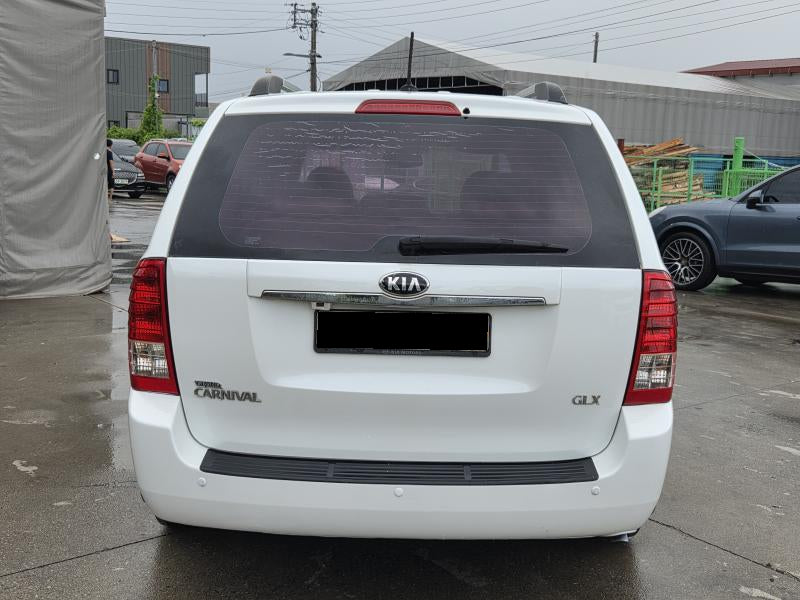 Kia Carnival — photo 04