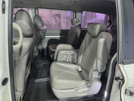 Kia Carnival — photo 06