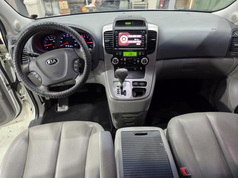 Kia Carnival — photo 07