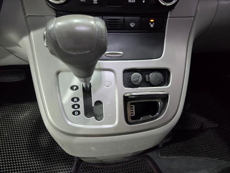 Kia Carnival — photo 11