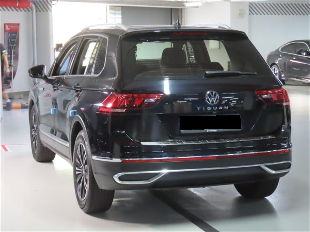 Volkswagen Tiguan — photo 04