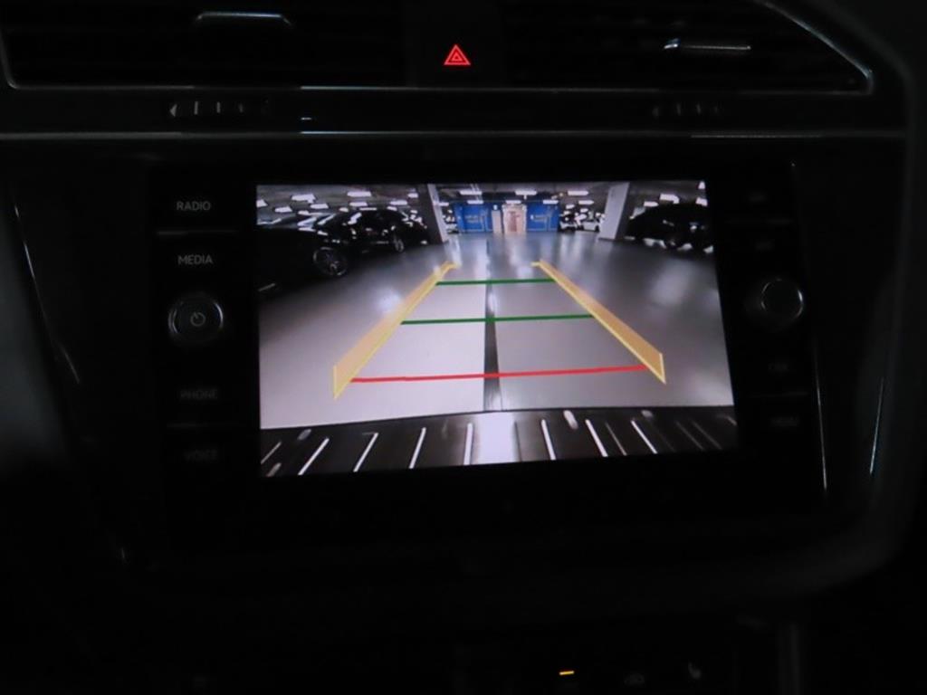 Volkswagen Tiguan — photo 09