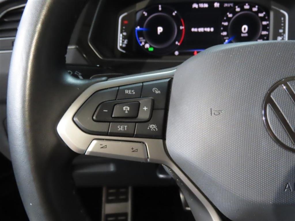 Volkswagen Tiguan — photo 11
