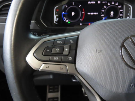 Volkswagen Tiguan — photo 11