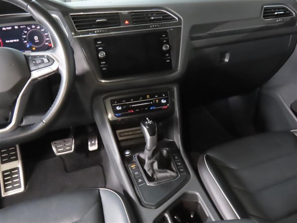 Volkswagen Tiguan — photo 16