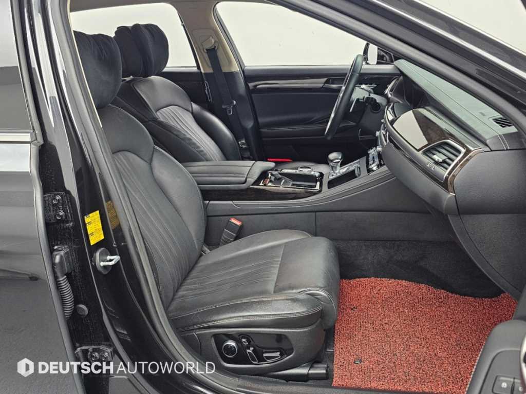 Genesis G90 — photo 10