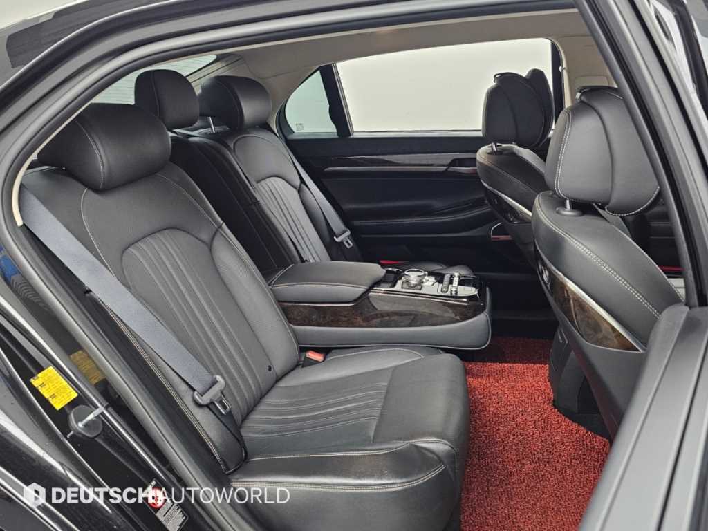 Genesis G90 — photo 12