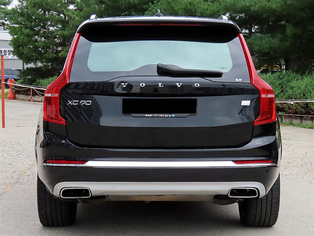 Volvo XC90 — photo 04