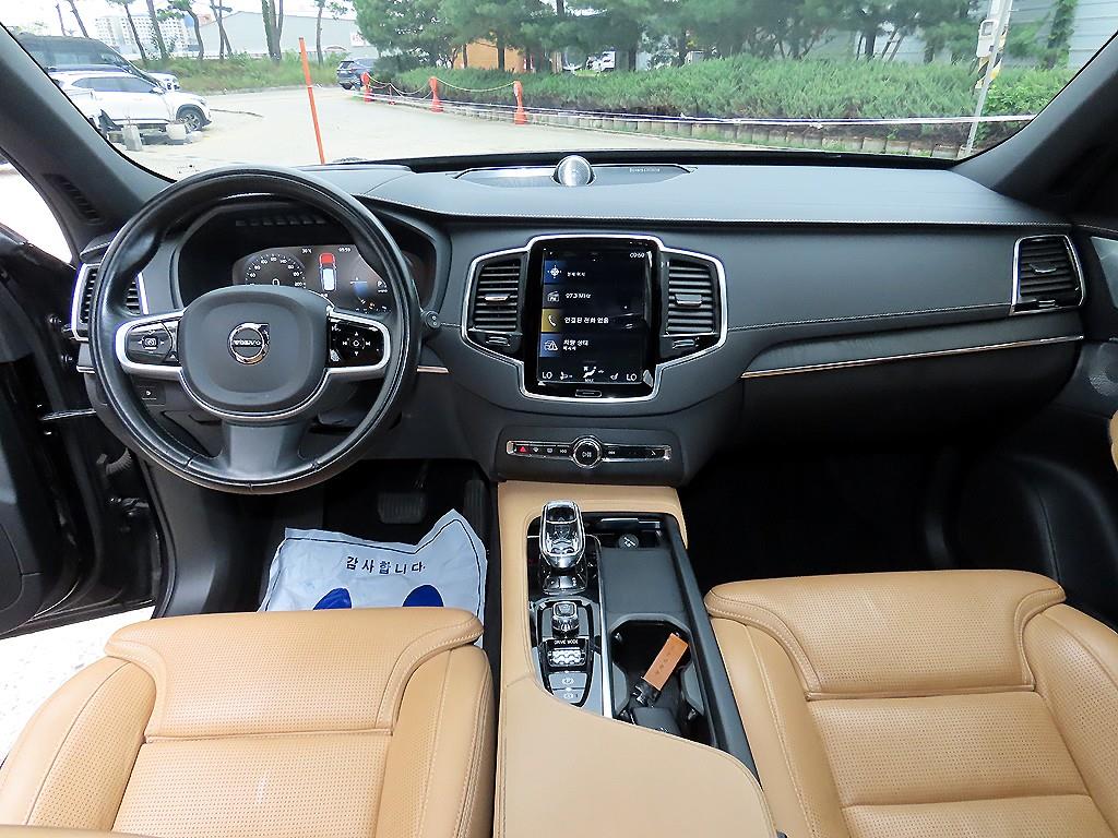 Volvo XC90 — photo 07