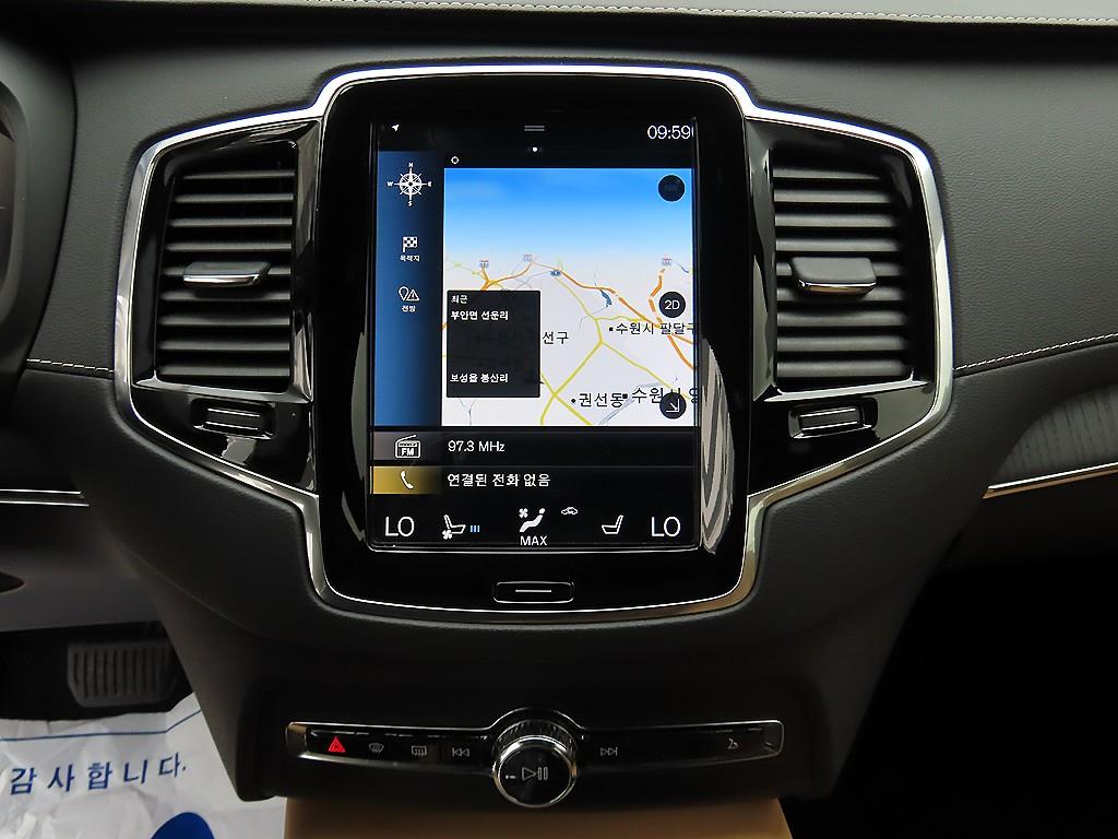 Volvo XC90 — photo 13