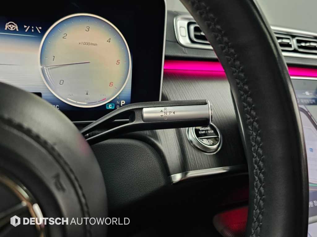 Mercedes-Benz S-Class — photo 09