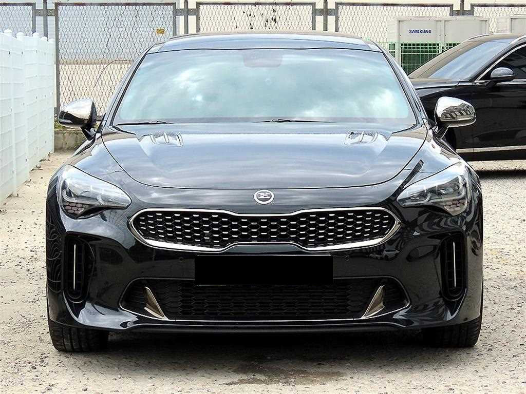 Kia Stinger — photo 01
